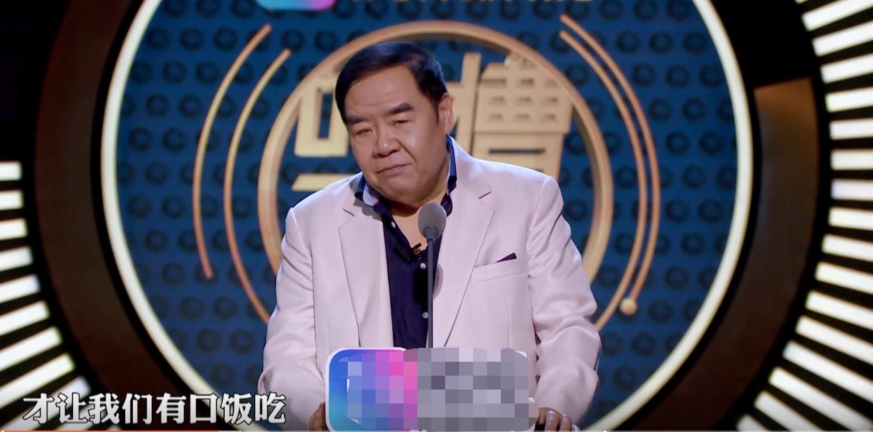 一个斜眼，一个满脸痘痘，这颜值王晶你也吹的下去？