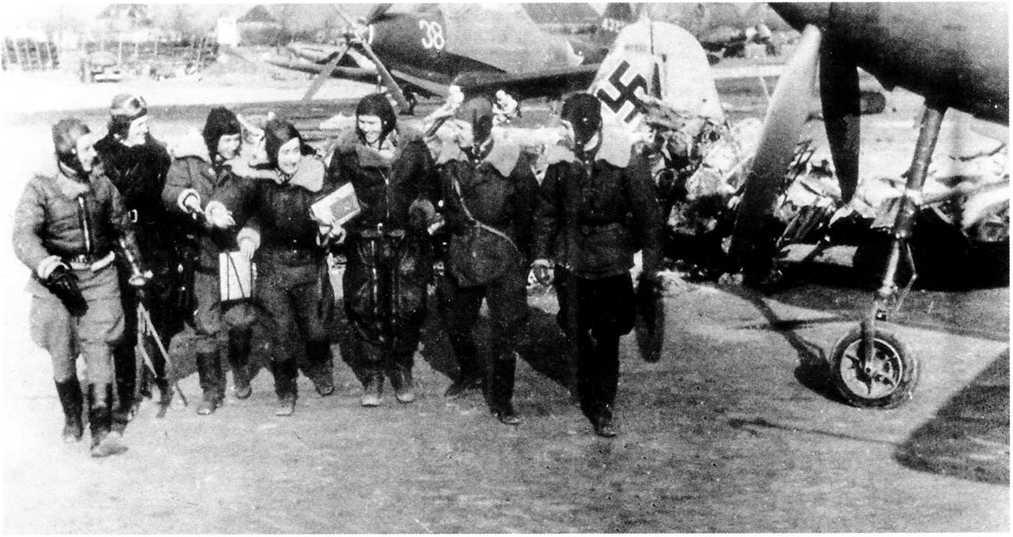 俄罗斯战机眼镜蛇机动,f22战斗机眼镜蛇