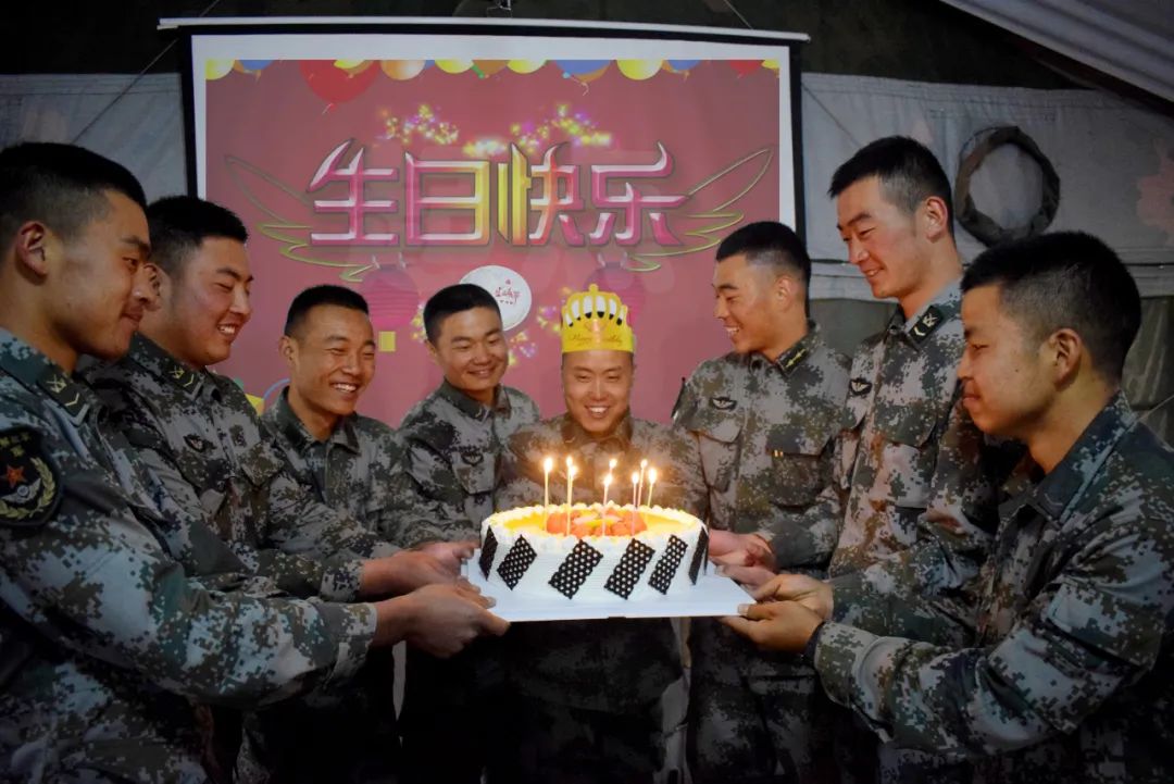 中国军人的代表名词是什么,我国军人的名称