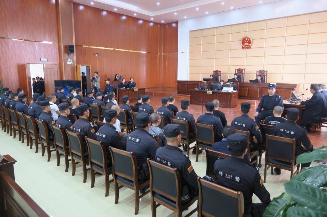 17岁亲生儿子被同学杀害后续,17岁儿子被同学杀害追凶17年