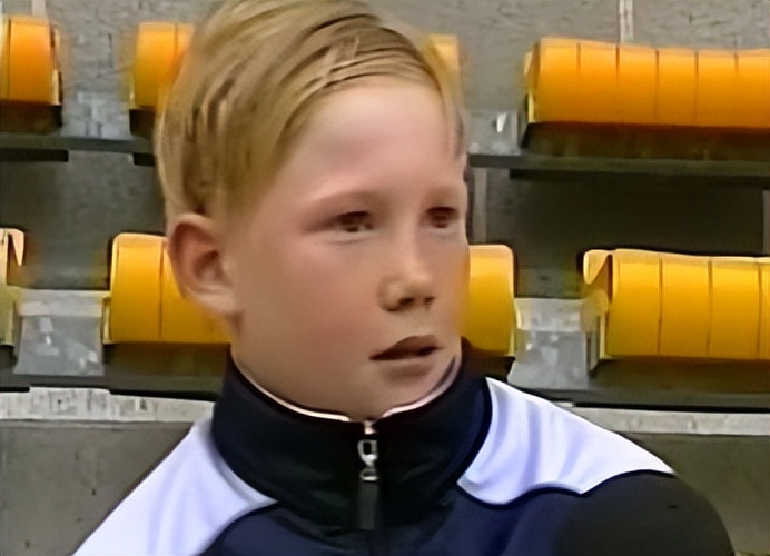 足坛球员童年照,足坛球星萌娃照