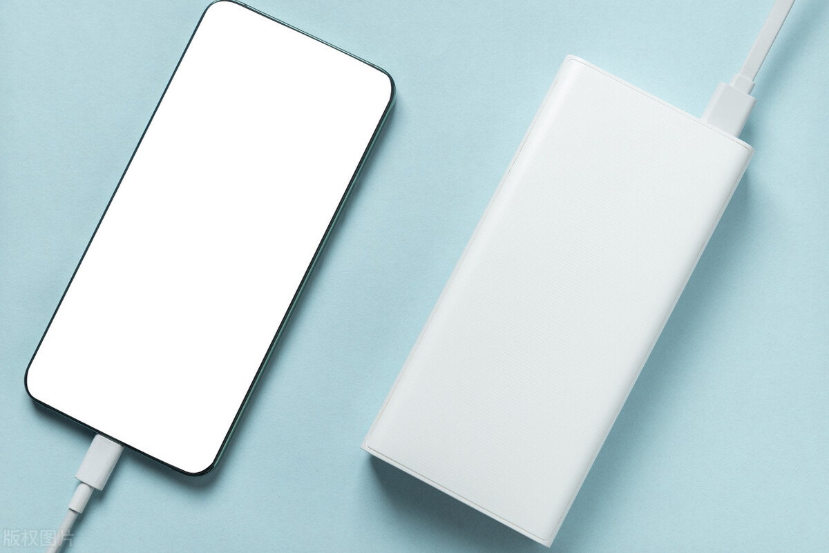 无线充电器和无线充电宝有啥区别,有线充电宝和无线充电宝