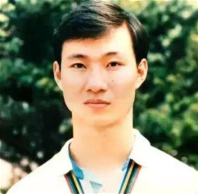 前乒乓球教练刘国梁现在干啥了,国乒教练刘国梁回归天团回忆往事