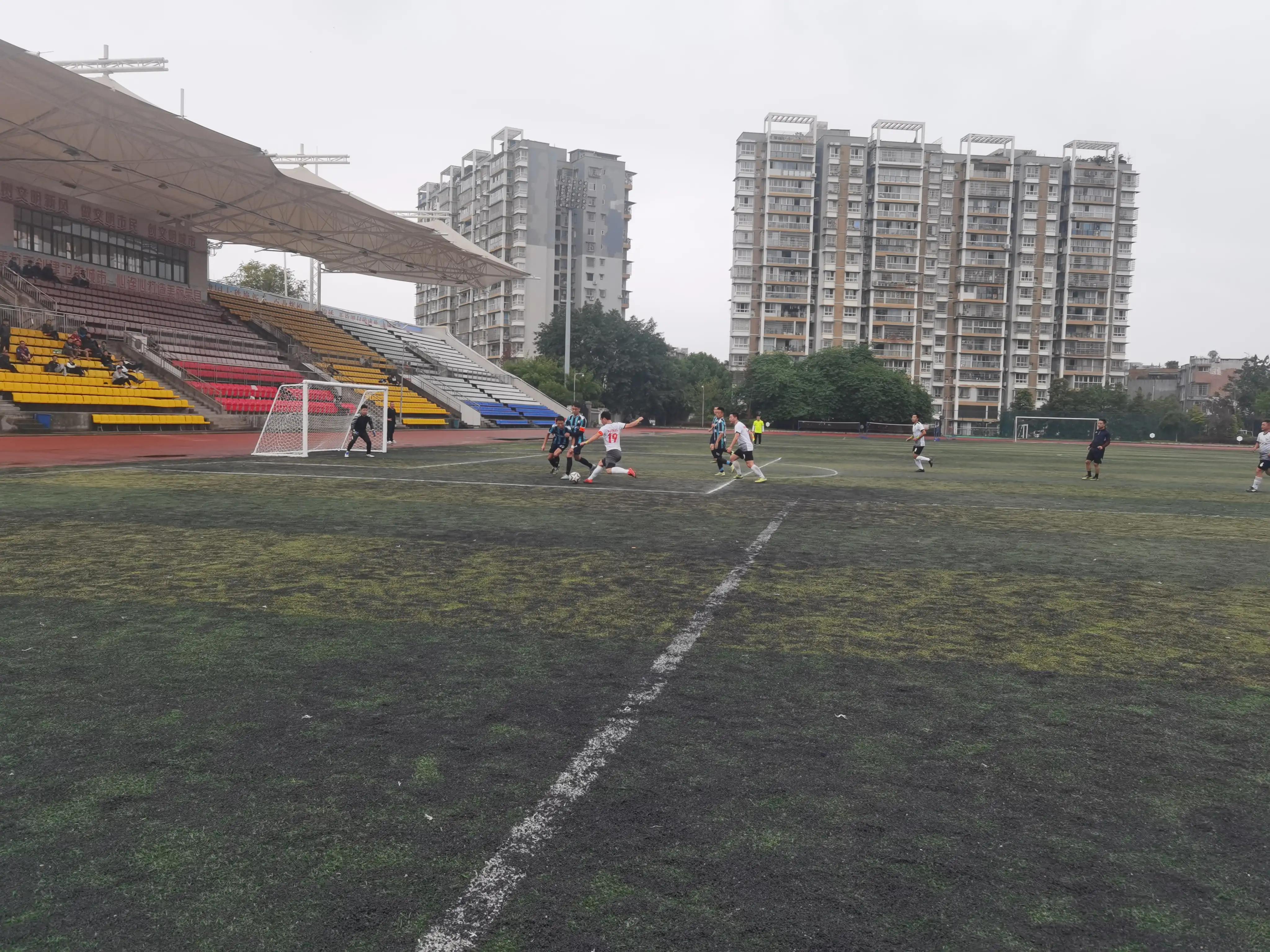 自贡市11人制足球比赛哪儿参加,2021泸州八人制足球赛