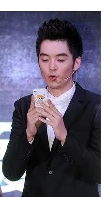 金世佳是不是演了爱情公寓陆展博,爱情公寓陆展博金世佳花絮