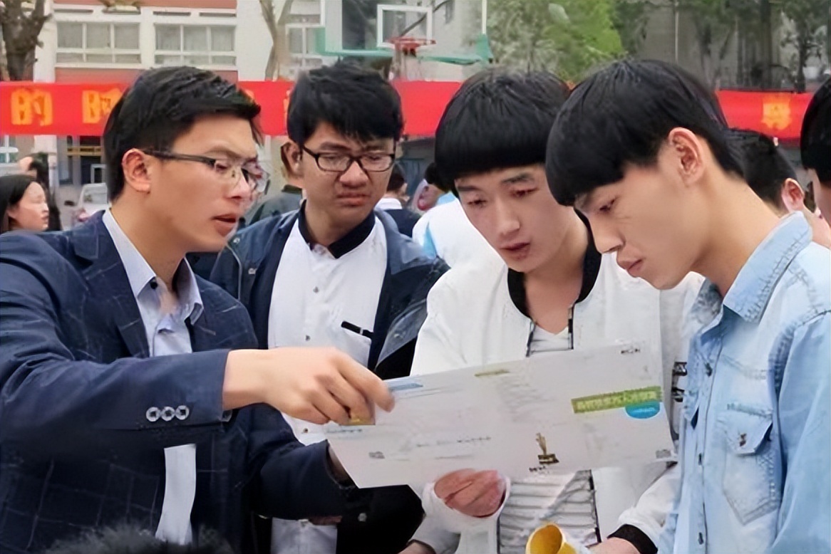 女生不想嫁的男生职业榜单，教师和法医上榜，榜首职业因颜值过高