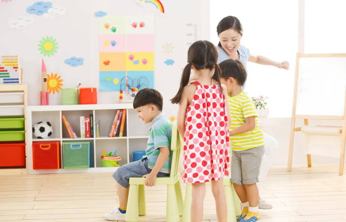 孩子上了一学期幼儿园，说再也不去了，你别忽略话中“求救”信号