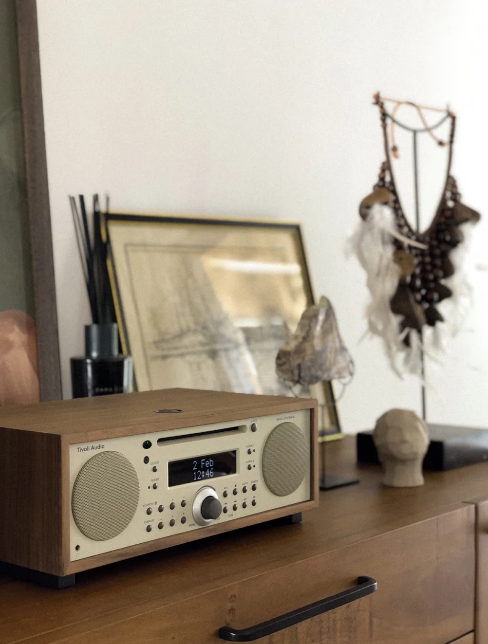 宾馆酒店房间都标配的音箱,顶级酒店房间里的音响