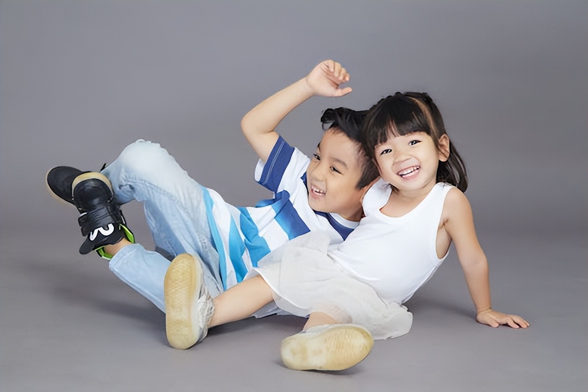 15-18岁叛逆期家长教育方法,孩子叛逆期不听家长话怎么解决呢