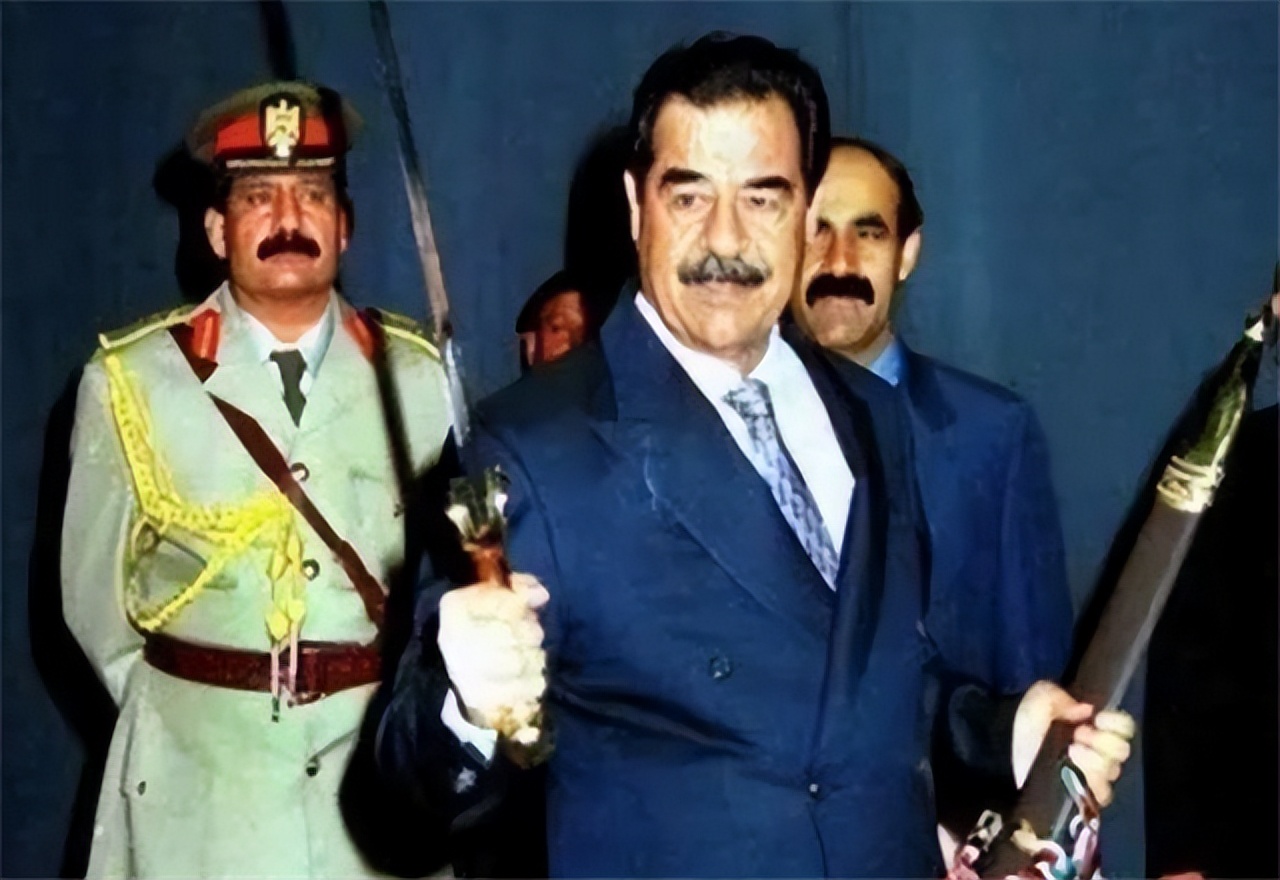 美军冲进萨达姆办公室，发现两件“中国造”，分别来自上海和台湾