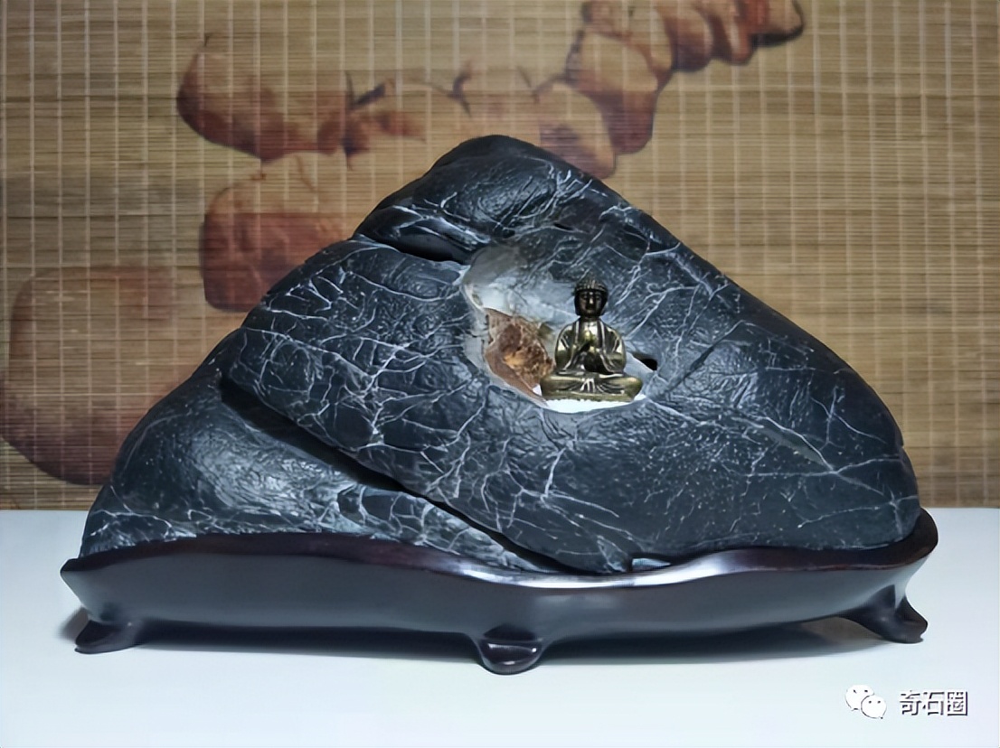 “带窝窝的石头”入围作品展播