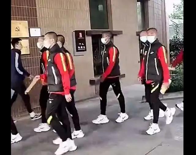 王大雷国足发型,王大雷为什么发型最多