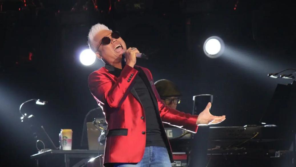 巫启贤马来西亚歌神,巫启贤被怒怼的选手唱的什么歌