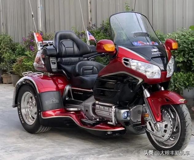 金翼三轮和哈雷三轮哪个好,哈雷金翼三轮摩托车