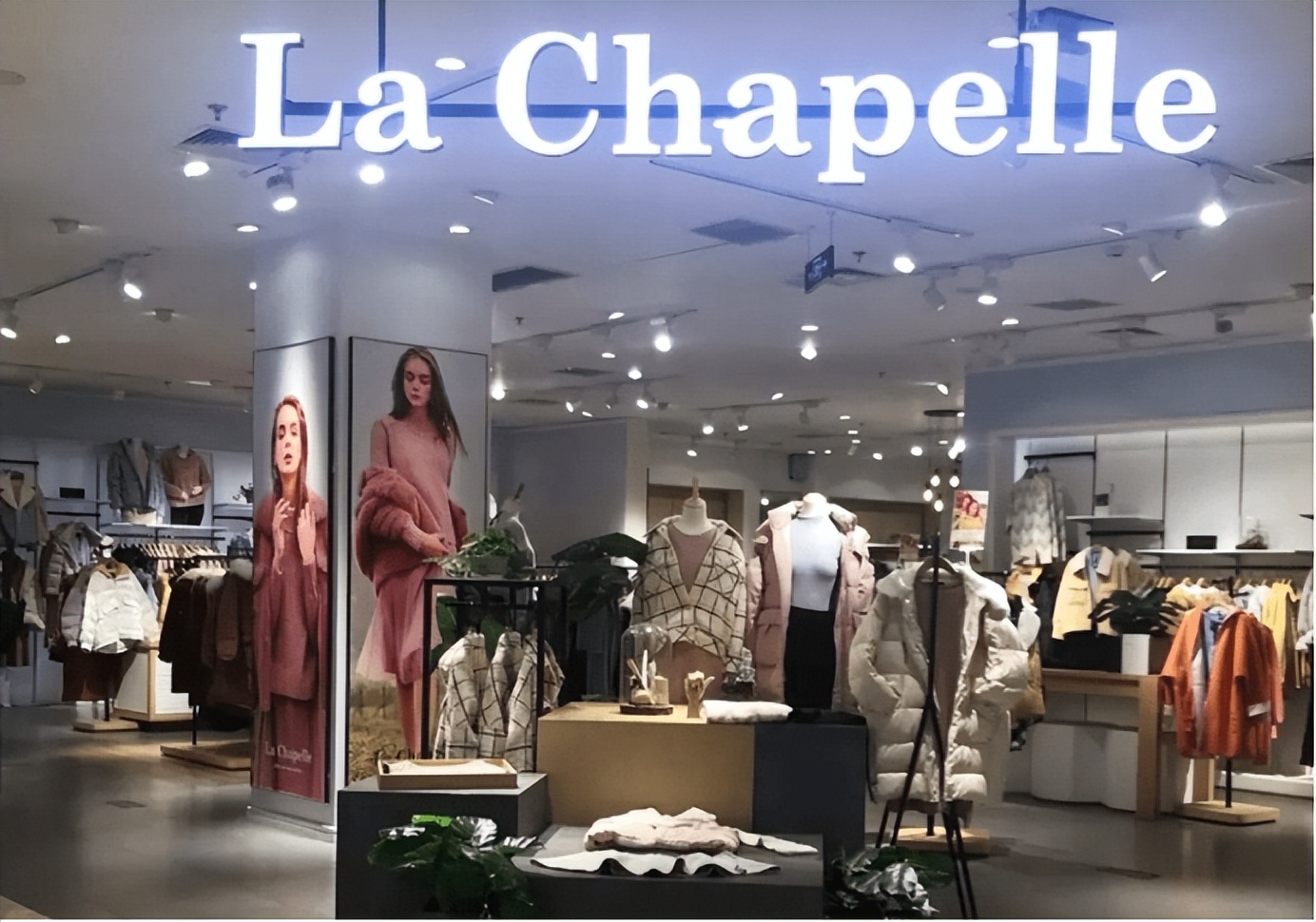 什么牌子的衣服好多是假货,现在为什么品牌服饰这么多假货