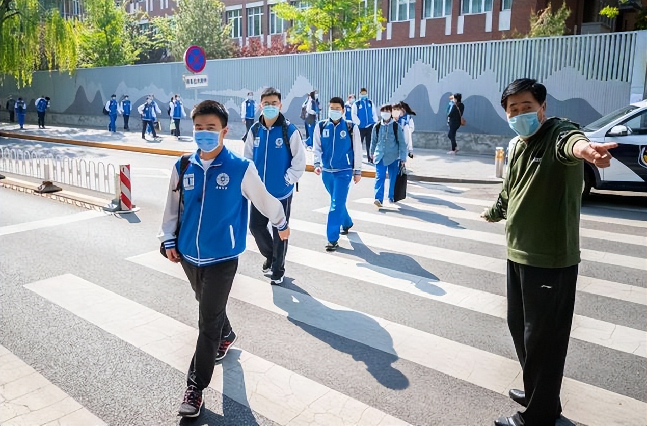 适合女生读的10大专业，毕业后月收入4300元以上，就业满意度偏高