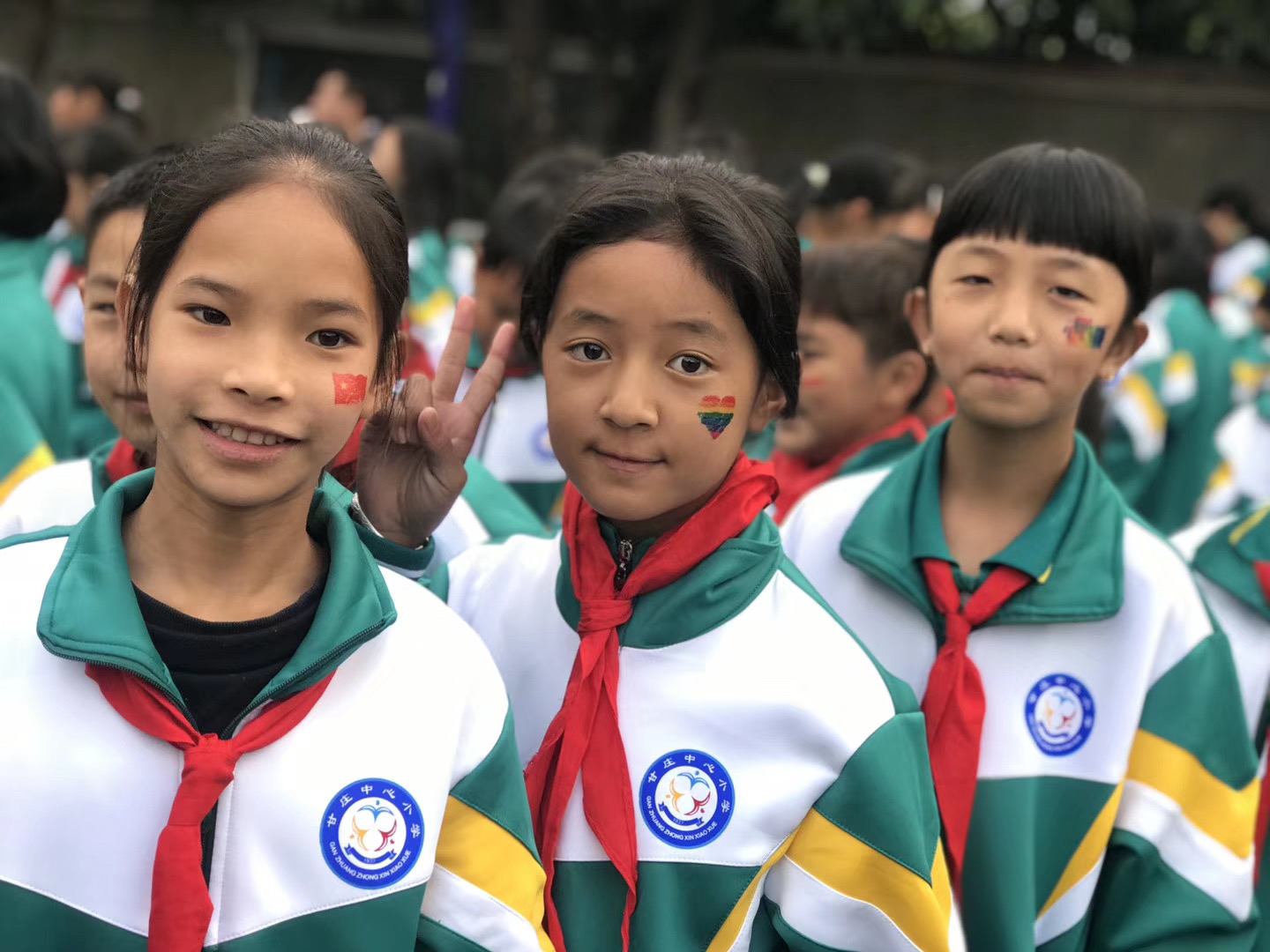 初中女儿早恋？父母念经式苦劝，不如这5个点子精明