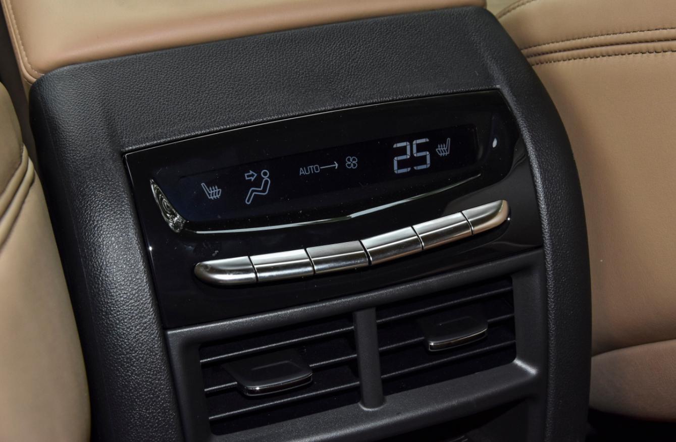 2023凯迪拉克xt5,凯迪拉克2023款xt5曼哈顿灰蜂鸟版