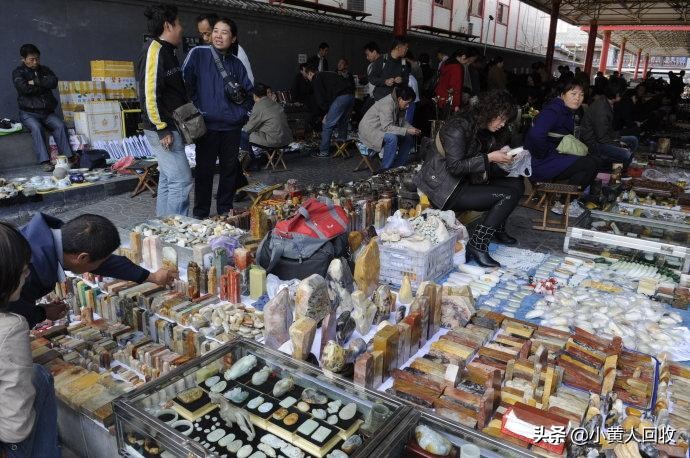 废品回收行业靠啥赚钱？并不是简单凭差价，不信看看下面这几点