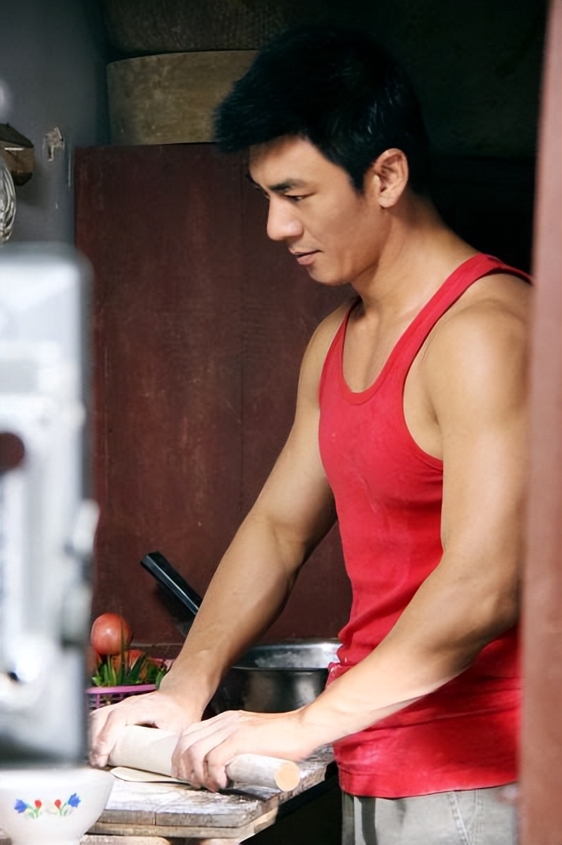 任天野自曝童年,任天野8岁被母亲抛弃