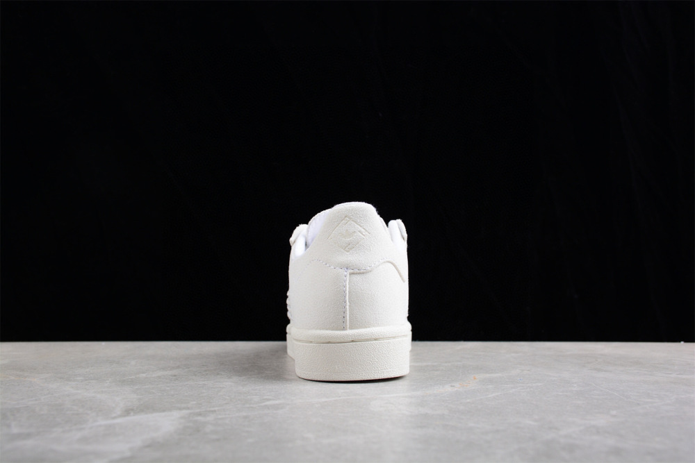 迎新春阿迪耐克折扣,乔丹空军一号是板鞋还是球鞋