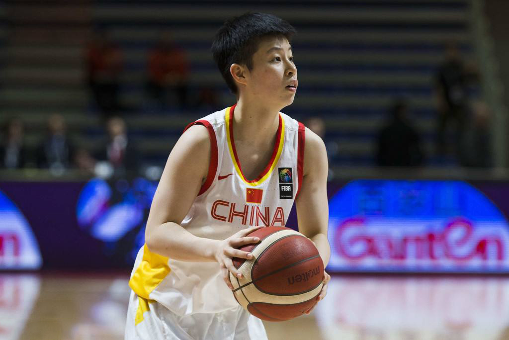 中国女篮12人名单李缘,女篮李缘力气大