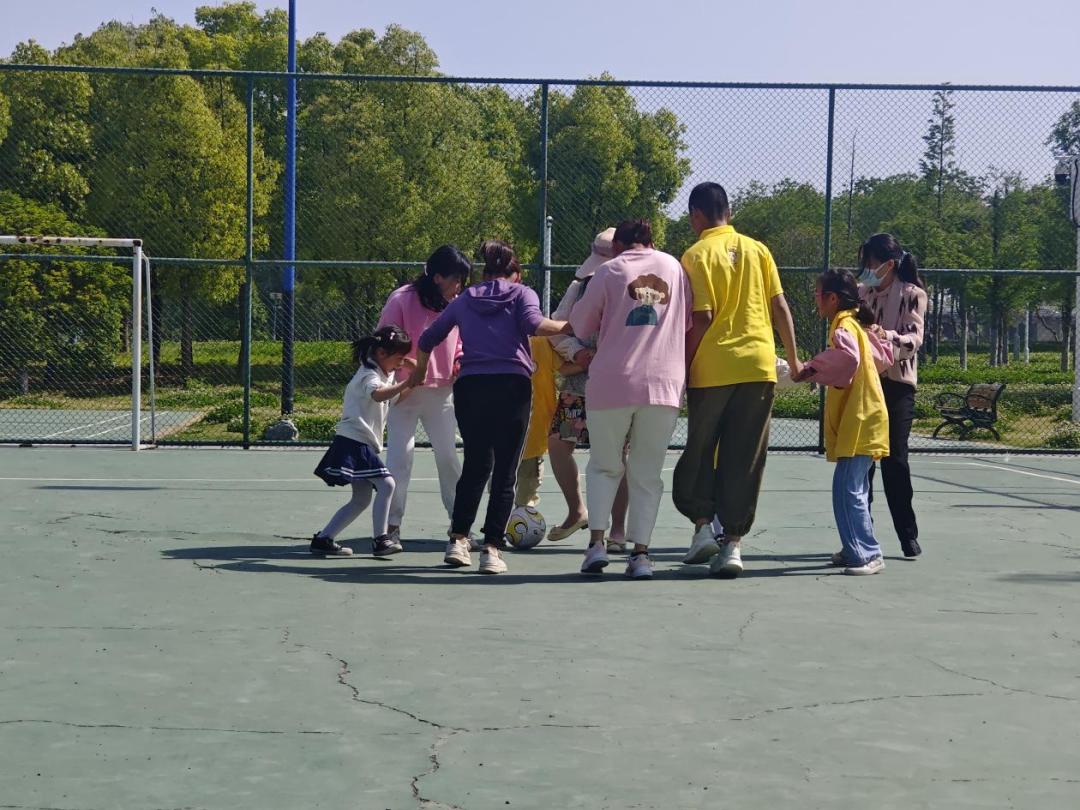 “足”梦向未来,追“球”快乐—素质公益小天使足球节开幕
