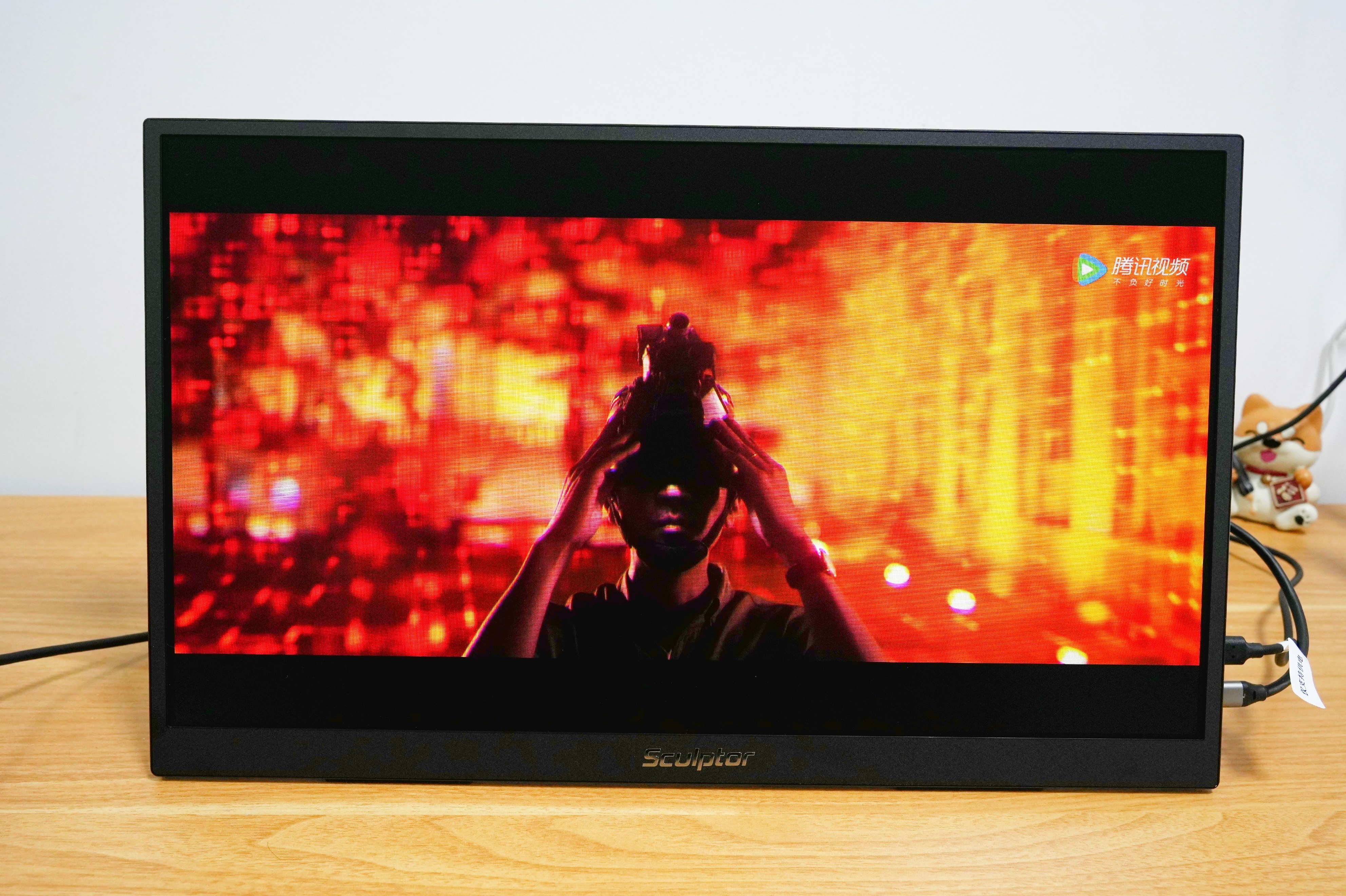 更出彩！雕塑家MF185LN便携显示器体验，作为办公副屏很不错
