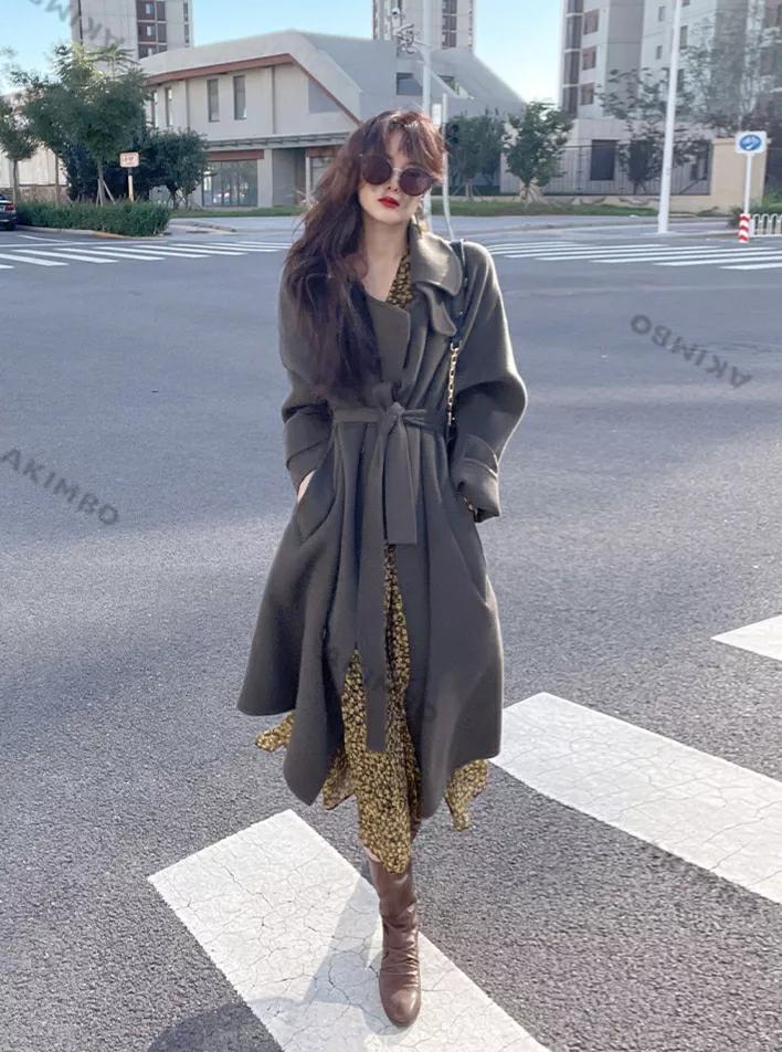 惊艳穿对灰大衣化身韩剧女主角,惊艳的女人韩剧穿衣搭配