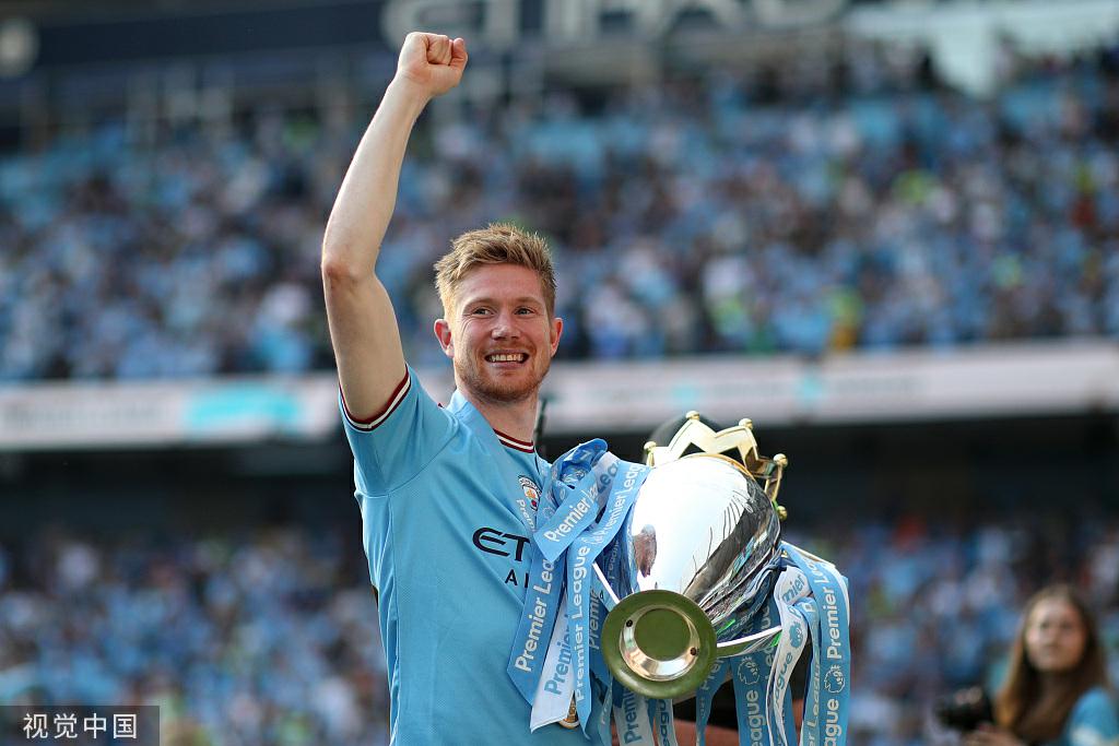 曼城时隔多长时间重回榜首,曼城赛季回顾