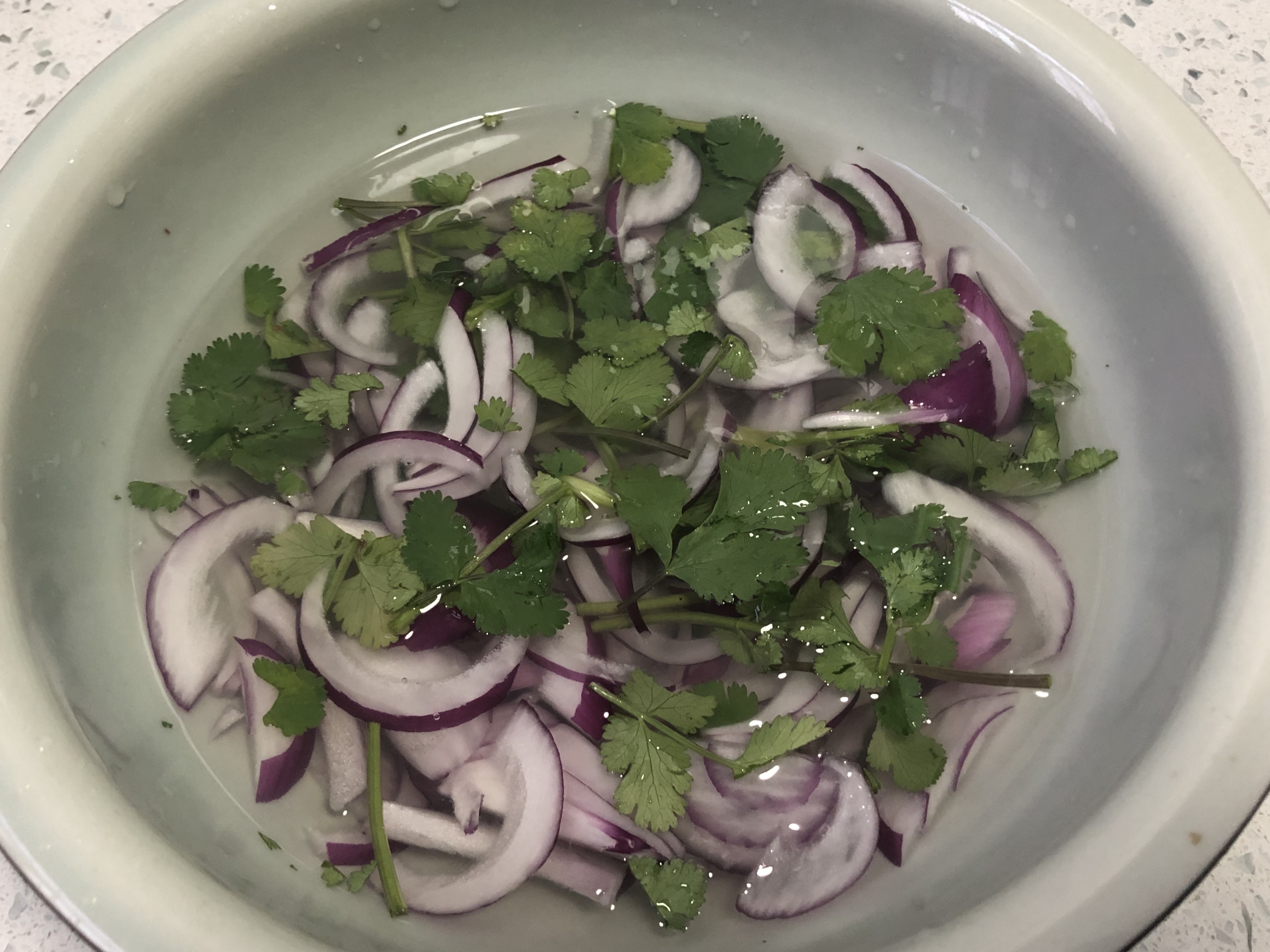 买洋葱怎么买嫩的,洋葱红皮和黄皮哪个好