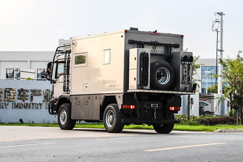 c2本可以开房车吗,能进市区的c型越野房车