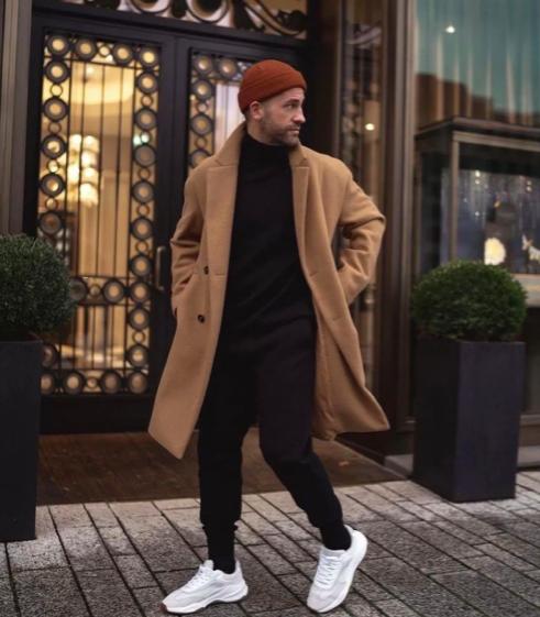 男士黑色羊绒中长大衣最佳搭配,男士第一件羊绒大衣选什么款式