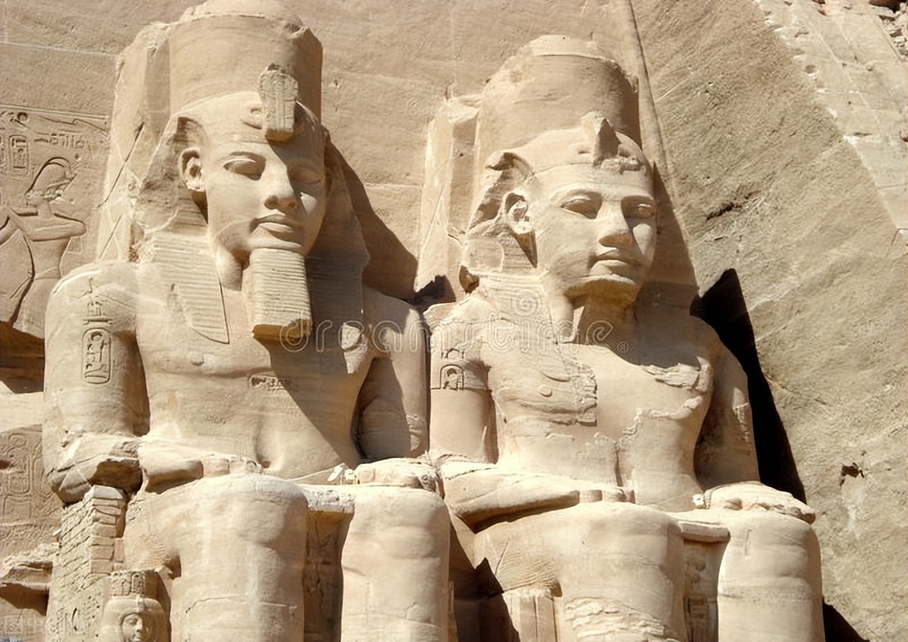 世界十大奇迹乐山大佛,万里长城vs乐山大佛