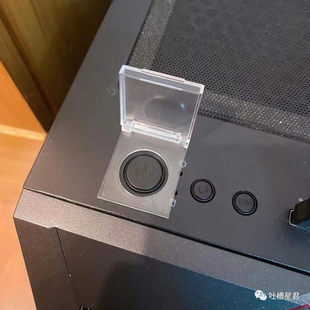 “男友花8150买包包，拆开后...”奢侈品不骗穷人！