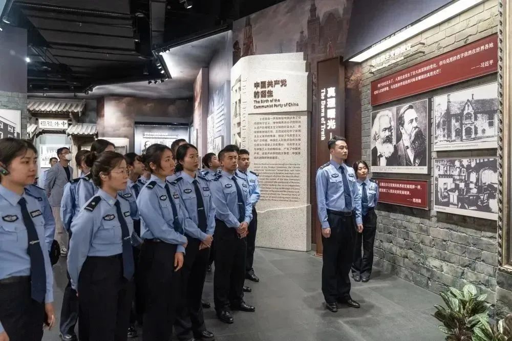 閾佽瀛﹀瓙璇楄瘝澶т細,鑷存暚鍏畨姘戣璇楄瘝