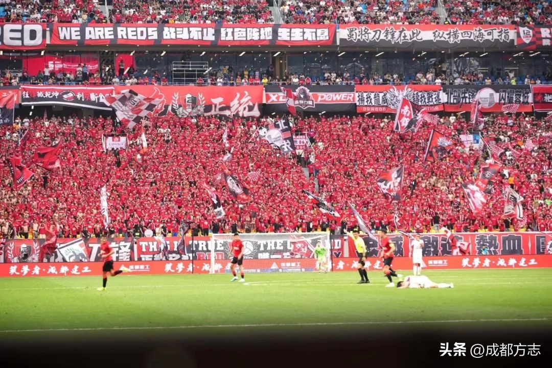 凤凰山爆炸,凤凰山主场爆燃场面