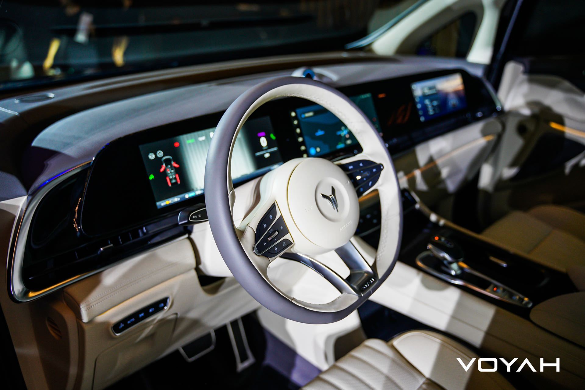 岚图梦想家mpv插电混动深度试驾,新款岚图梦想家mpv混动版值得买吗