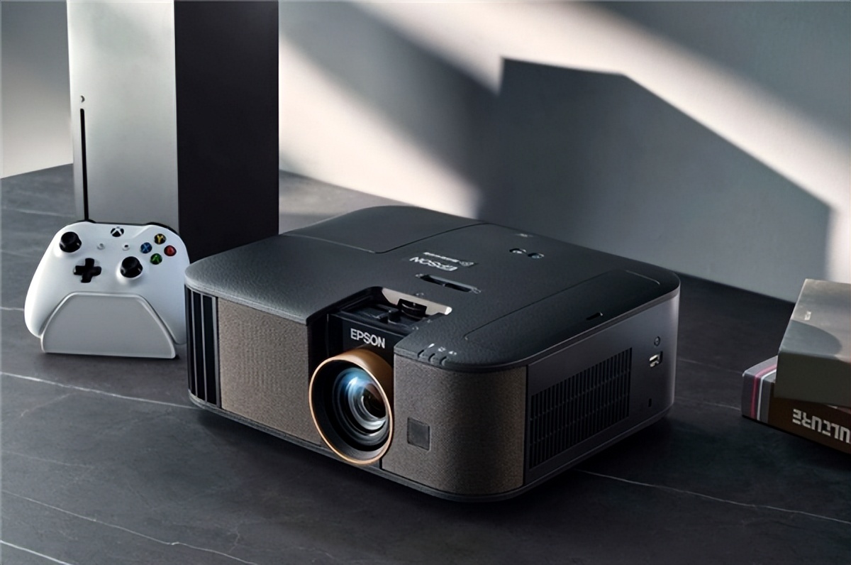 爱普生投影仪和小米投影仪哪个好,投影仪家用真实感受