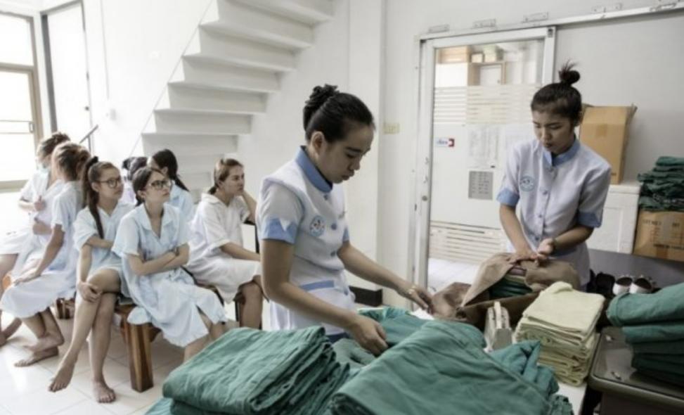 泰国医生变性成女人,小伙花高价泰国变性如今终成网红