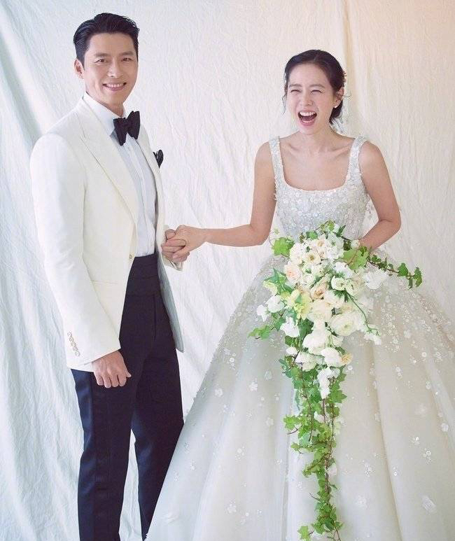 孙艺珍和玄彬的婚纱照背影,玄彬孙艺珍婚纱照图集高清