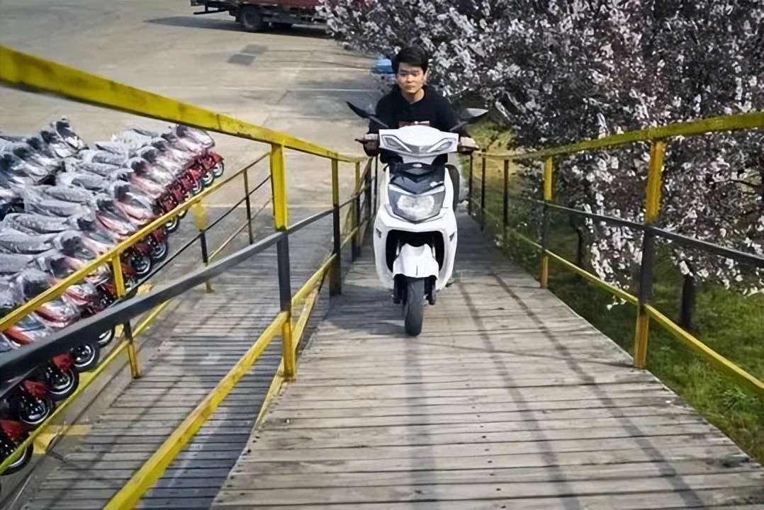 同样的电池型号，都是满电，他的续航长，我的续航短，为什么？