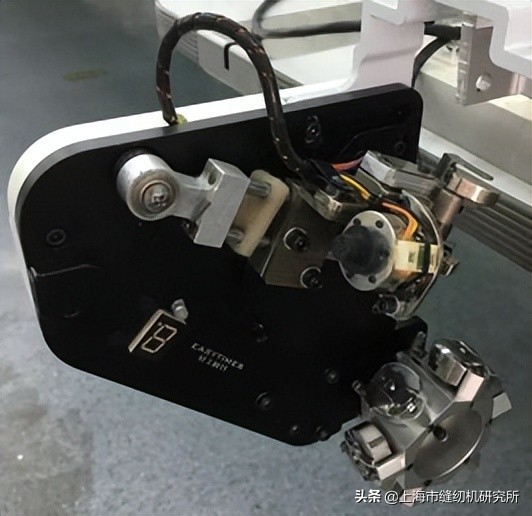 数控自动化缝纫设备视频,数控智能封边装备