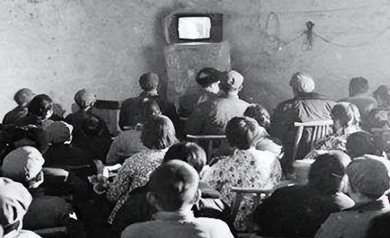 “电”被引进中国初期，为何普通群众不敢用，家家还用煤油灯？