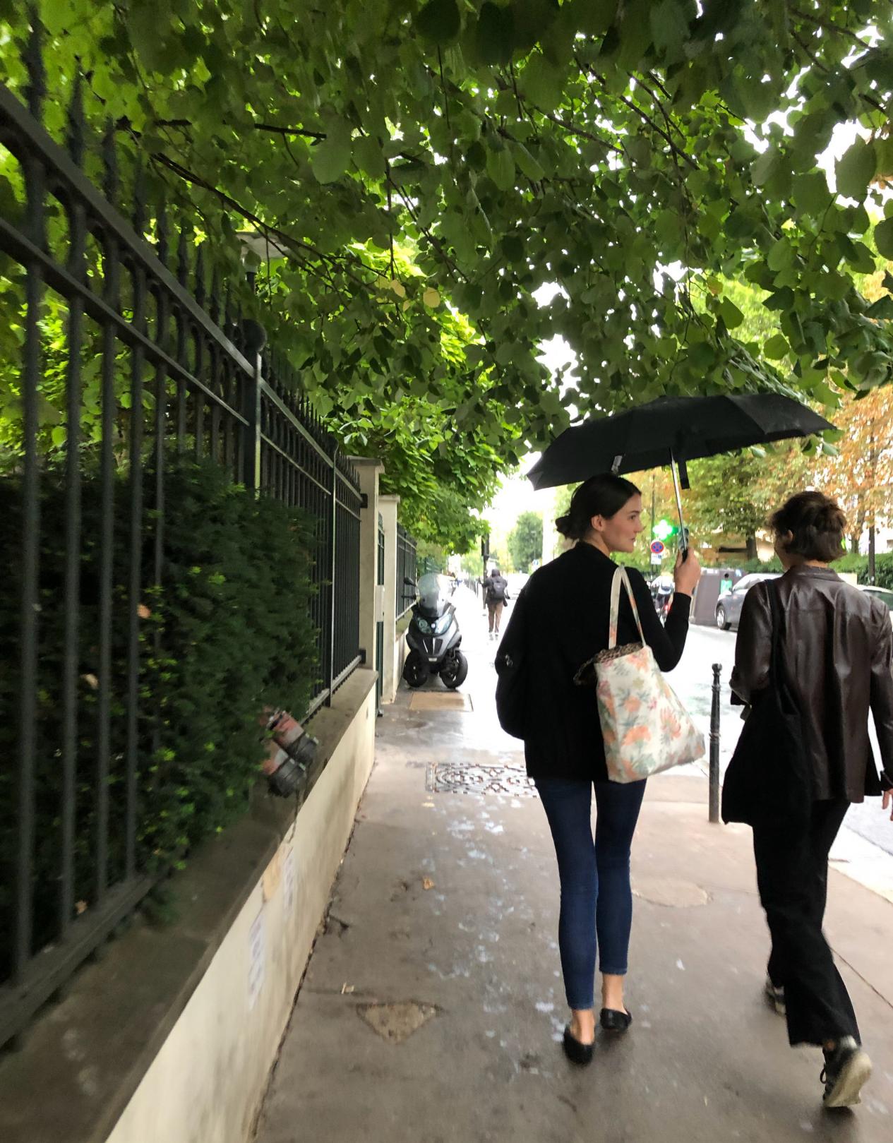 法国女人不追求奢侈品,法国女人不背名牌包包