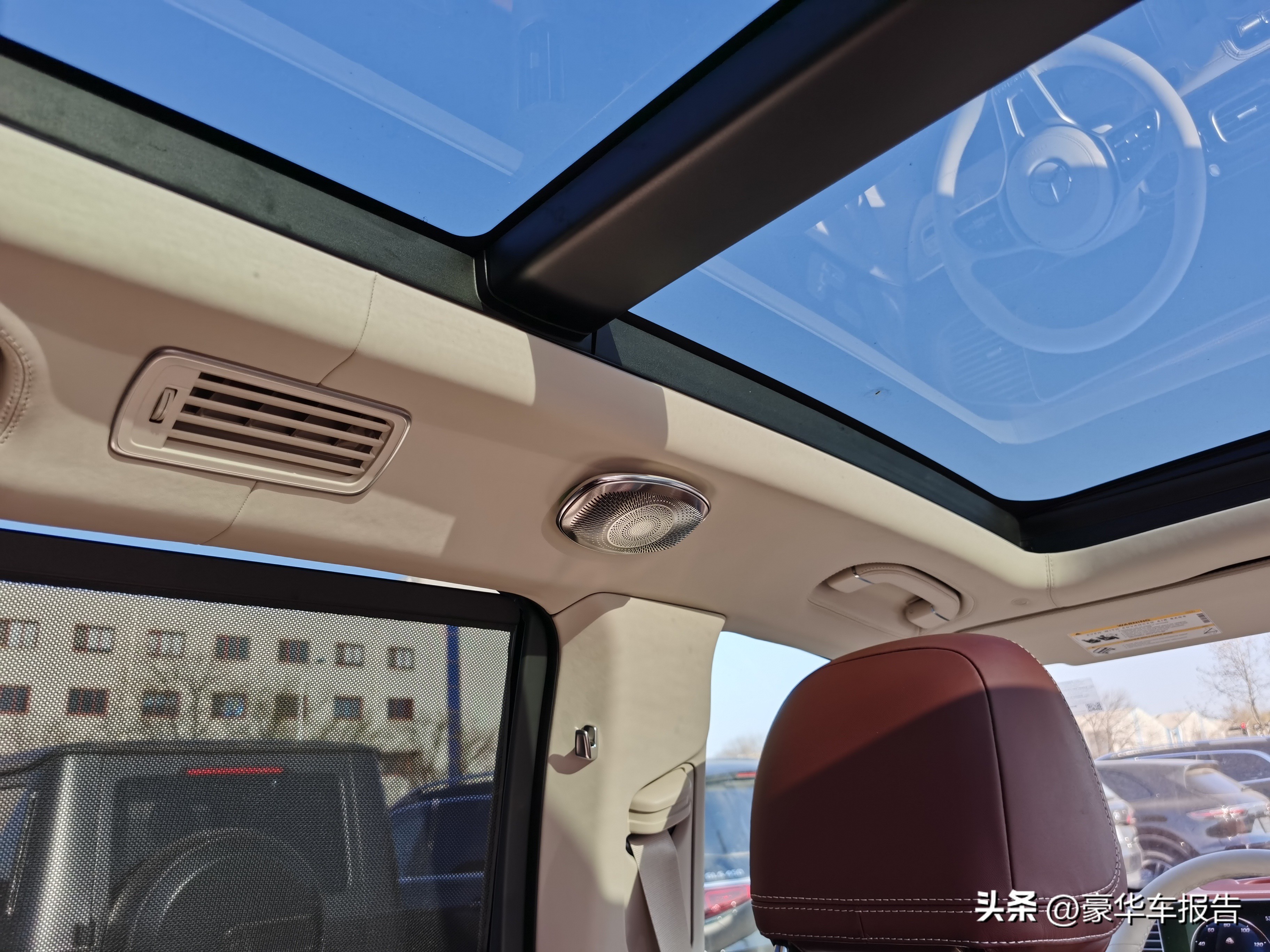 奔驰gls600迈巴赫2022款4座版,奔驰gls400跟迈巴赫的gls600不同