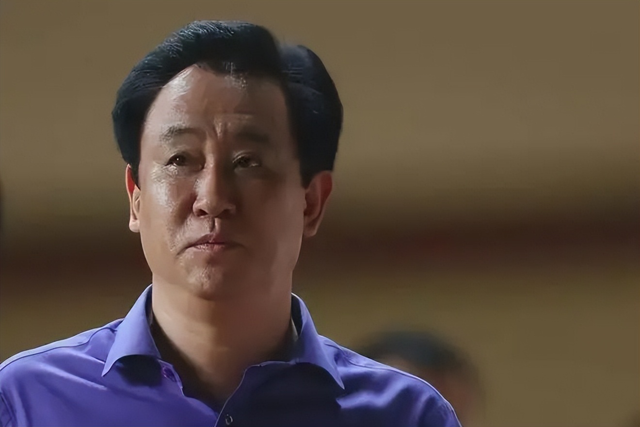 许家印能走出困境吗,许家印该从恒大出局吗