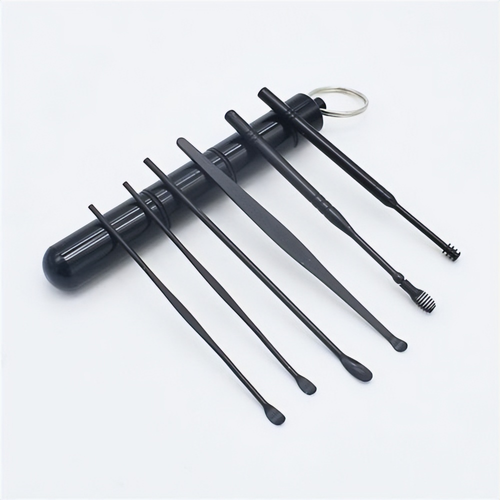 耳朵溃脓发痒可以掏耳朵吗,耳朵里面奇痒无比怎么回事