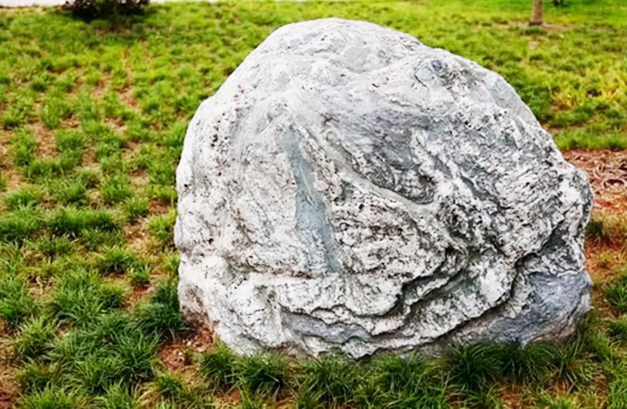 90后葬礼策划师让亲属跟逝者告别,葬礼策划师视频