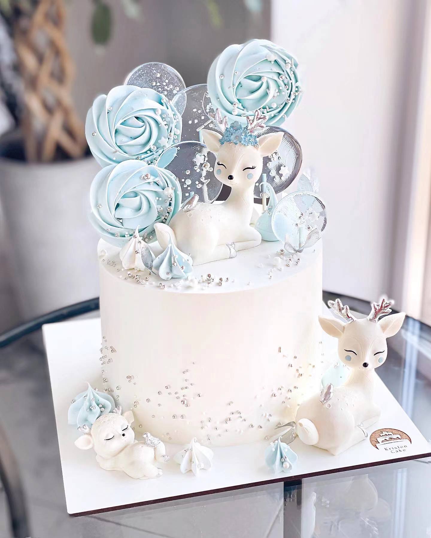 今天给大家做一款好看的蛋糕造型,美味又高颜值的蛋糕造型充满创意